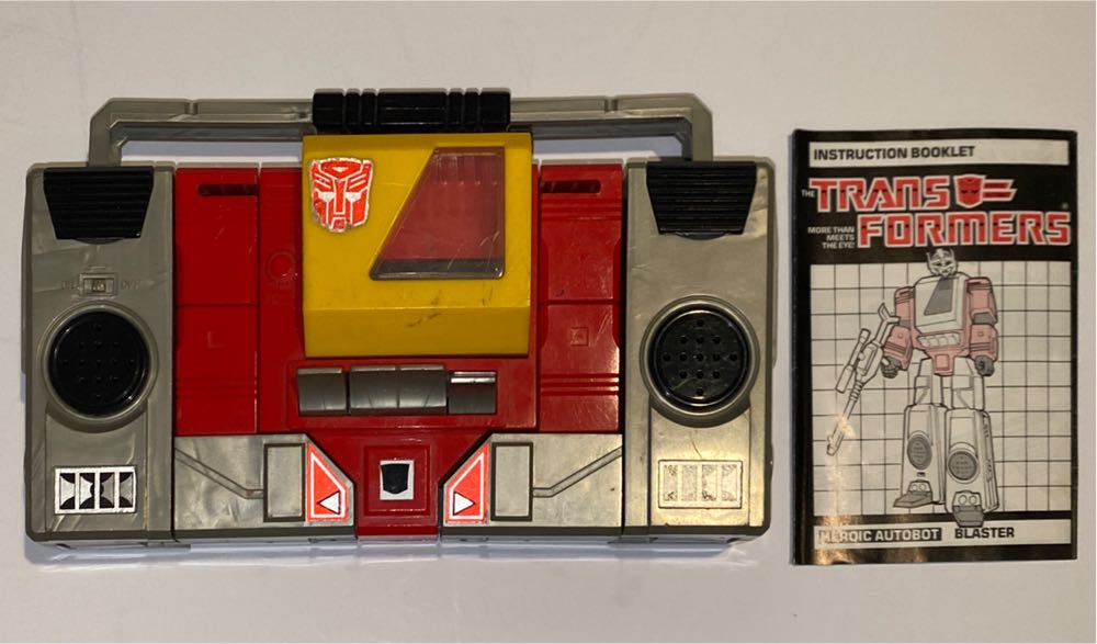 Knuckles With Snow Rider (wave 1)  (Jakks)  (4’’)