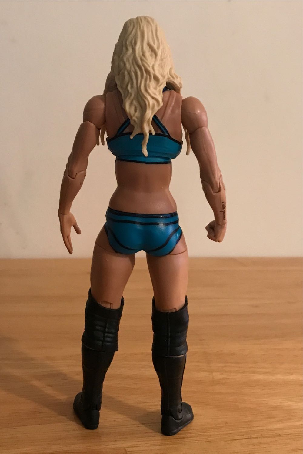 Charlotte Flair - Mattel Wwe (WWE Mattel Basic Series 71) action figure collectible - Main Image 2