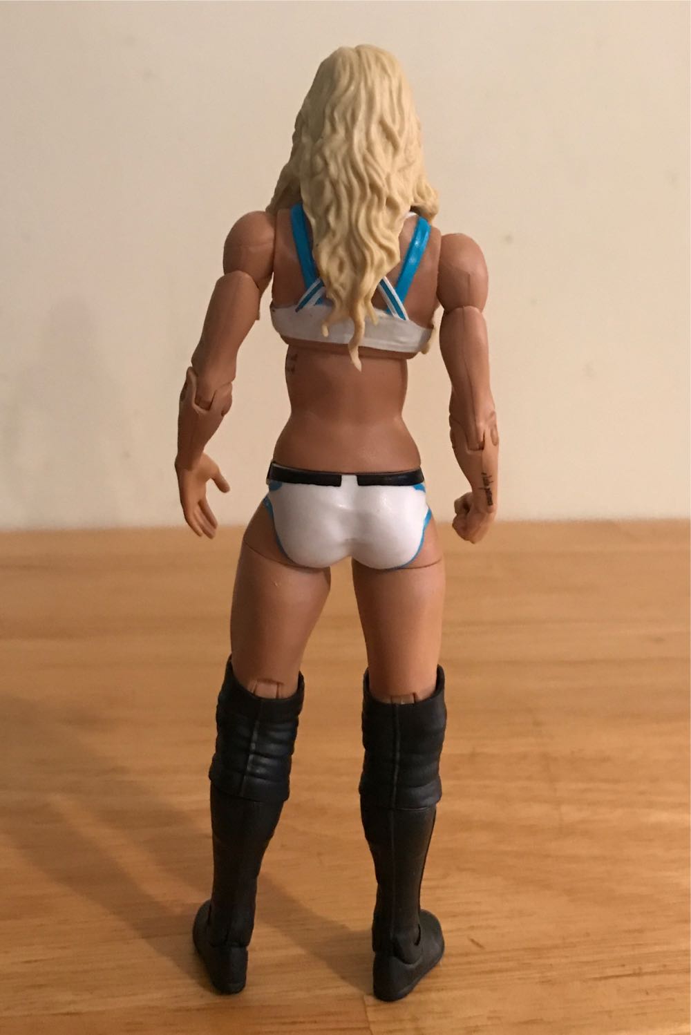 Charlotte Flair - Mattel Wwe (WWE Mattel Basic Battle Pack Series 41) action figure collectible - Main Image 2