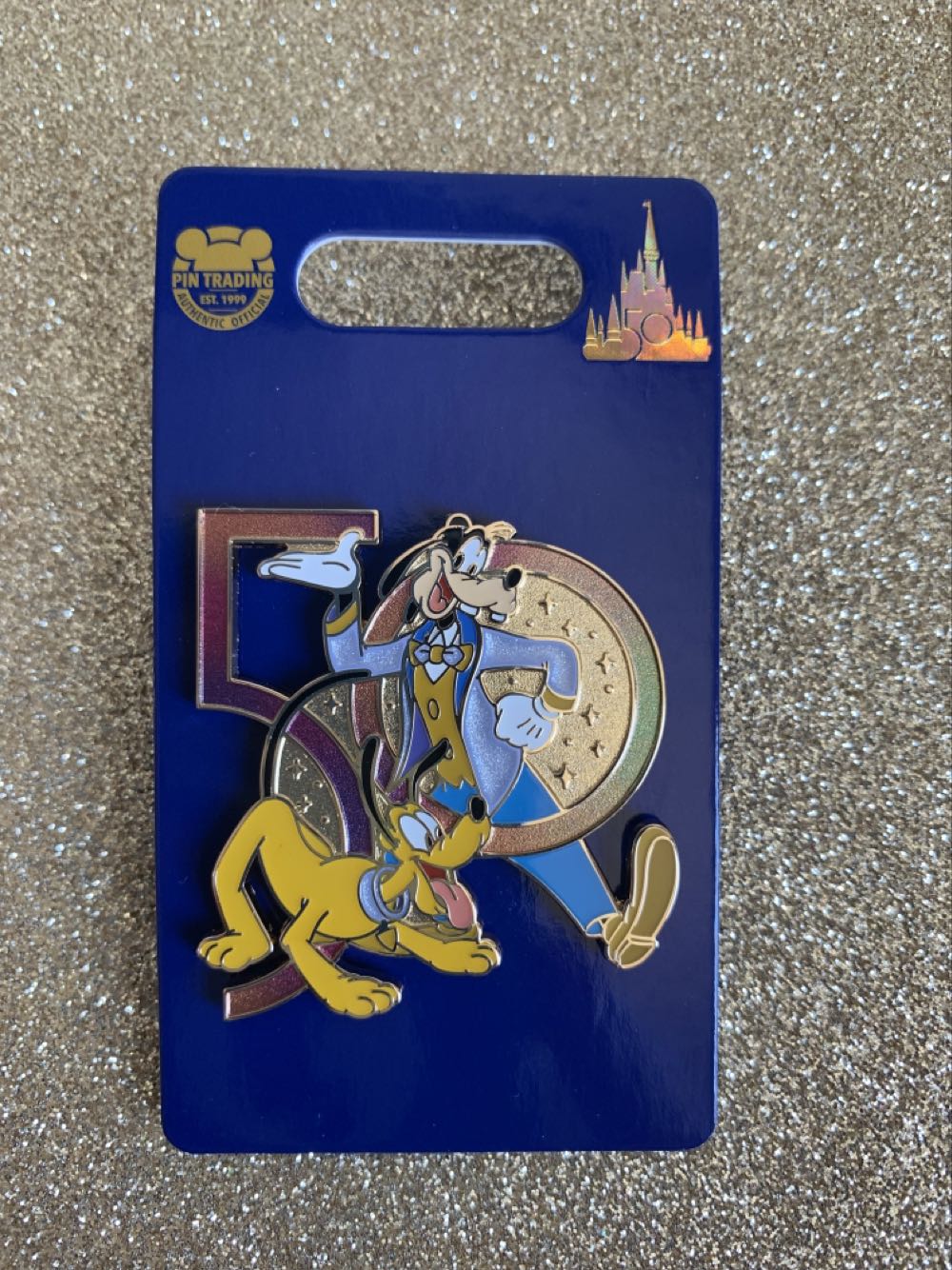 Disney Walt Disney World 50th Anniversary Goofy And Pluto Pin New - Disney Theme Park Merchandise (Walt Disney World Resorts 50th Anniversary) action figure collectible [Barcode 400939713505] - Main Image 2