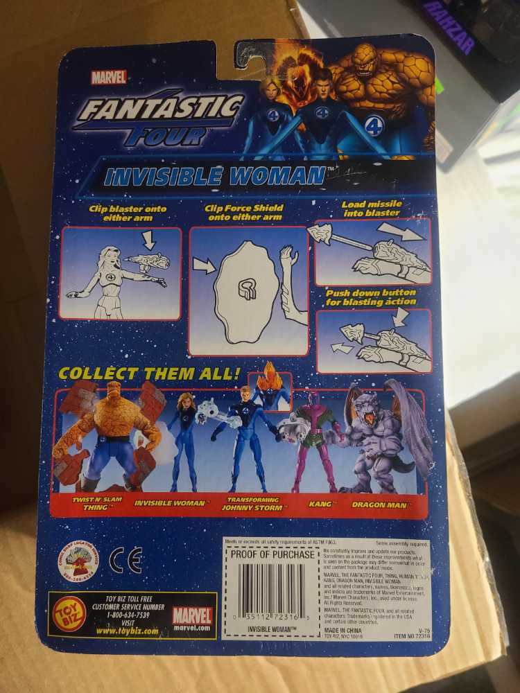 Toybiz Fantastic Four Classics Invisible Woman Ultimate Costume Force Missile Blaster Clear - Toy Biz (Fantastic Four Classics) (Fantastic Four Classics) action figure collectible [Barcode 035112723165] - Main Image 3