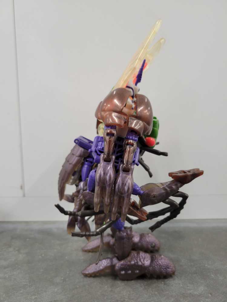 Tripredacus  - Hasbro (Beast Wars) action figure collectible - Main Image 3