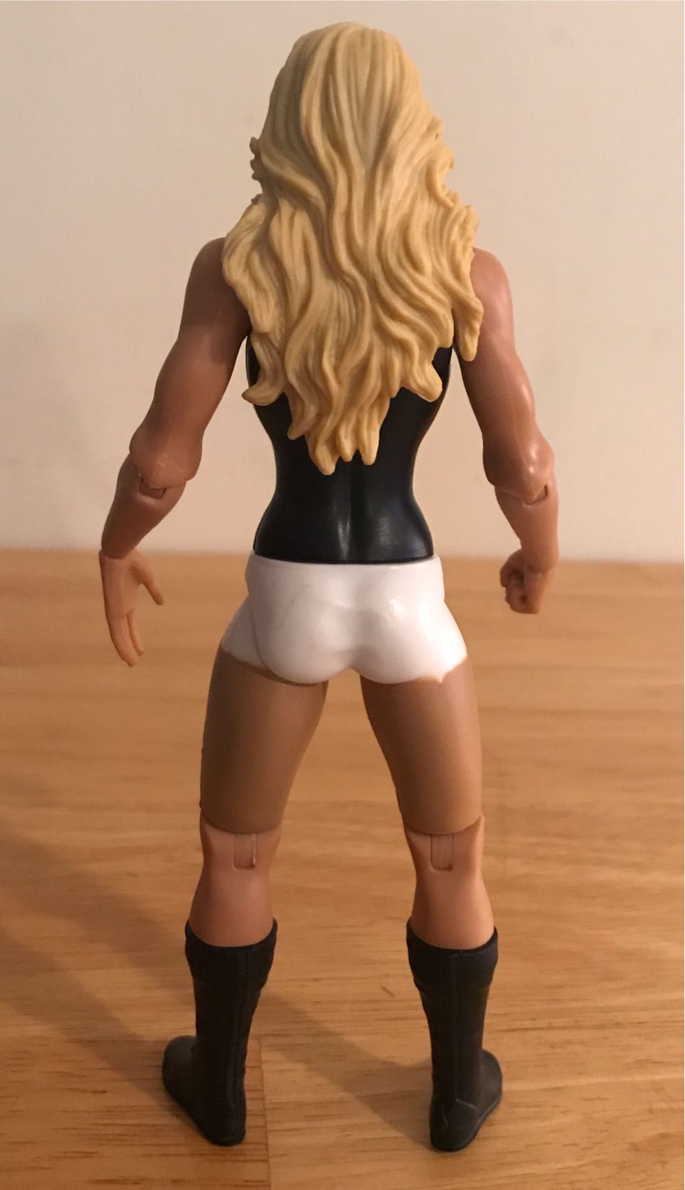 Trish Stratus - Mattel Wwe (WWE Mattel Basic Series Championship Showdown Series 5) action figure collectible - Main Image 2