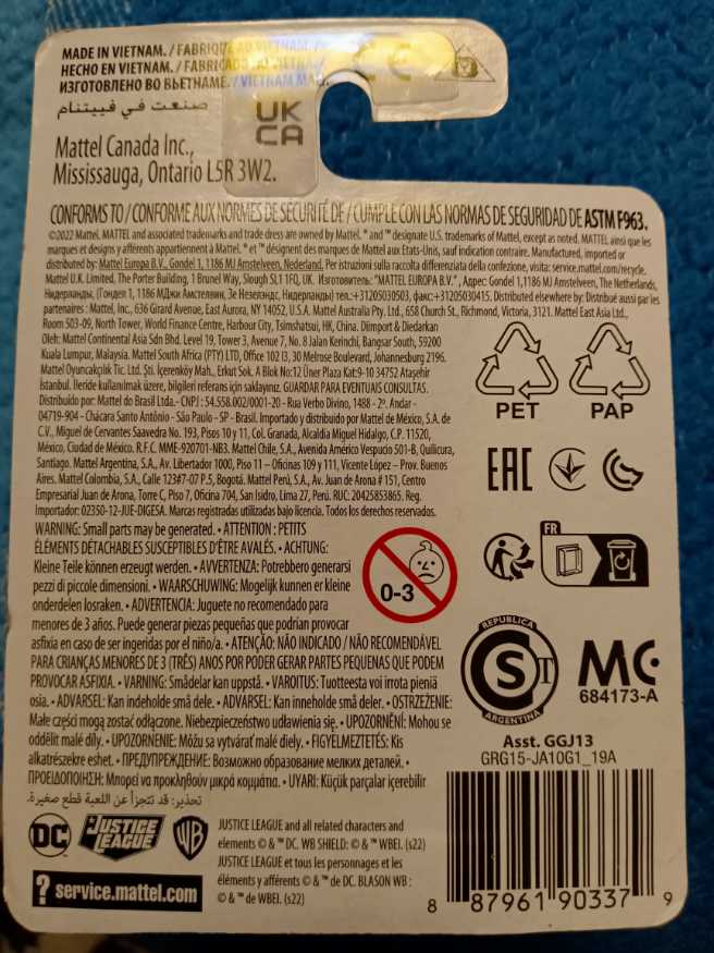 Micro Superman (Black) - Mattel (DC Justice League Micro Collection) action figure collectible [Barcode 887961903379] - Main Image 2