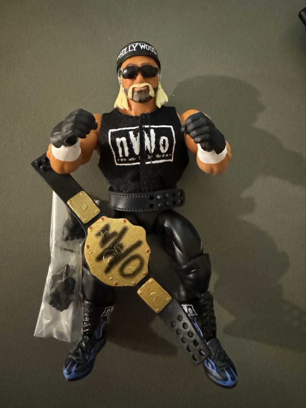 ”Hollywood” Hulk Hogan - Mattel (Series 1) action figure collectible [Barcode 194735027026] - Main Image 3