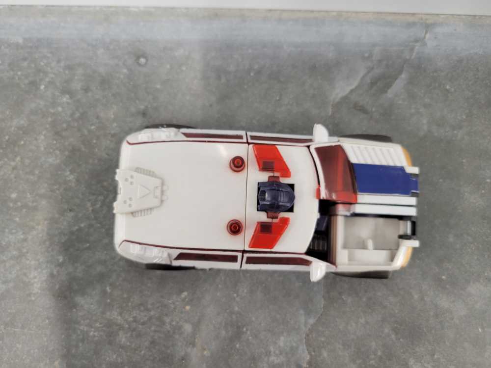 Red Alert Cybertron - Hasbro (Cybertron) action figure collectible - Main Image 2