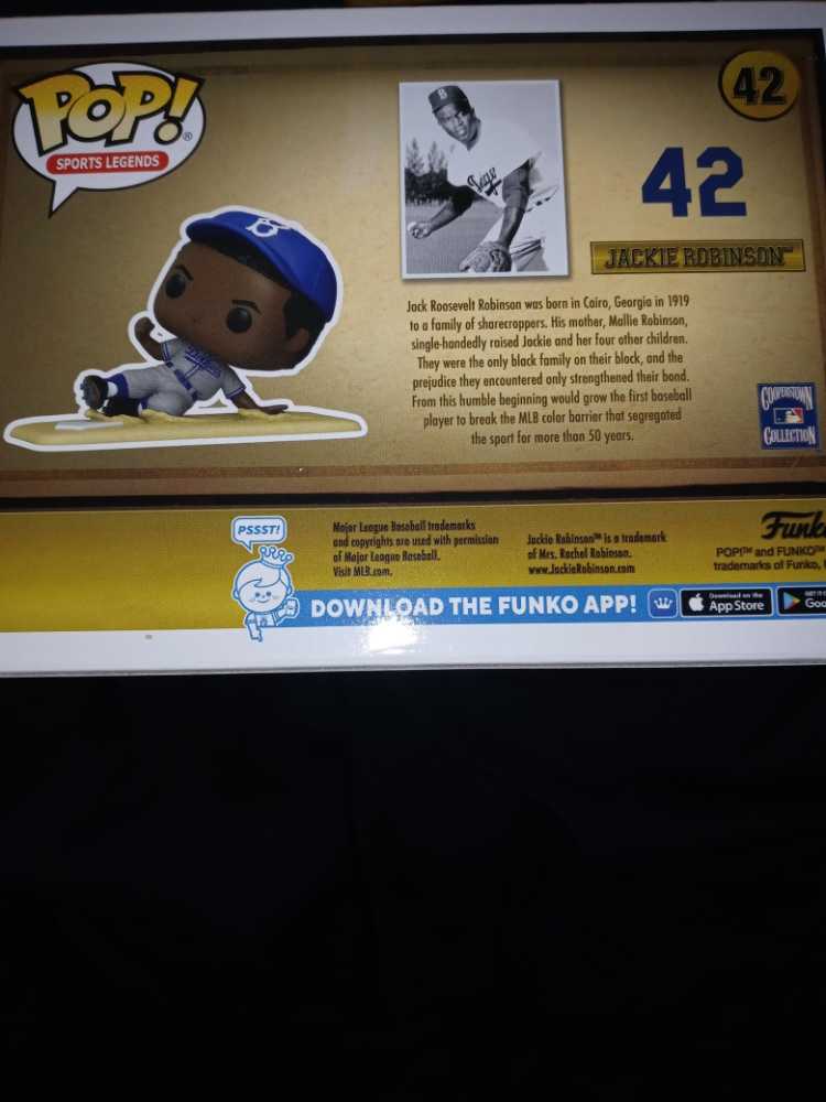 MLB: Jackie Robinson Slide #42 - Funko (Major League Baseball) action figure collectible [Barcode 889698609302] - Main Image 2