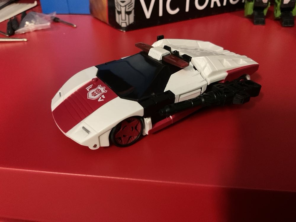 Transformers WFC Kingdom Red Alert - Hasbro (Transformers) (Kingdom) action figure collectible - Main Image 4