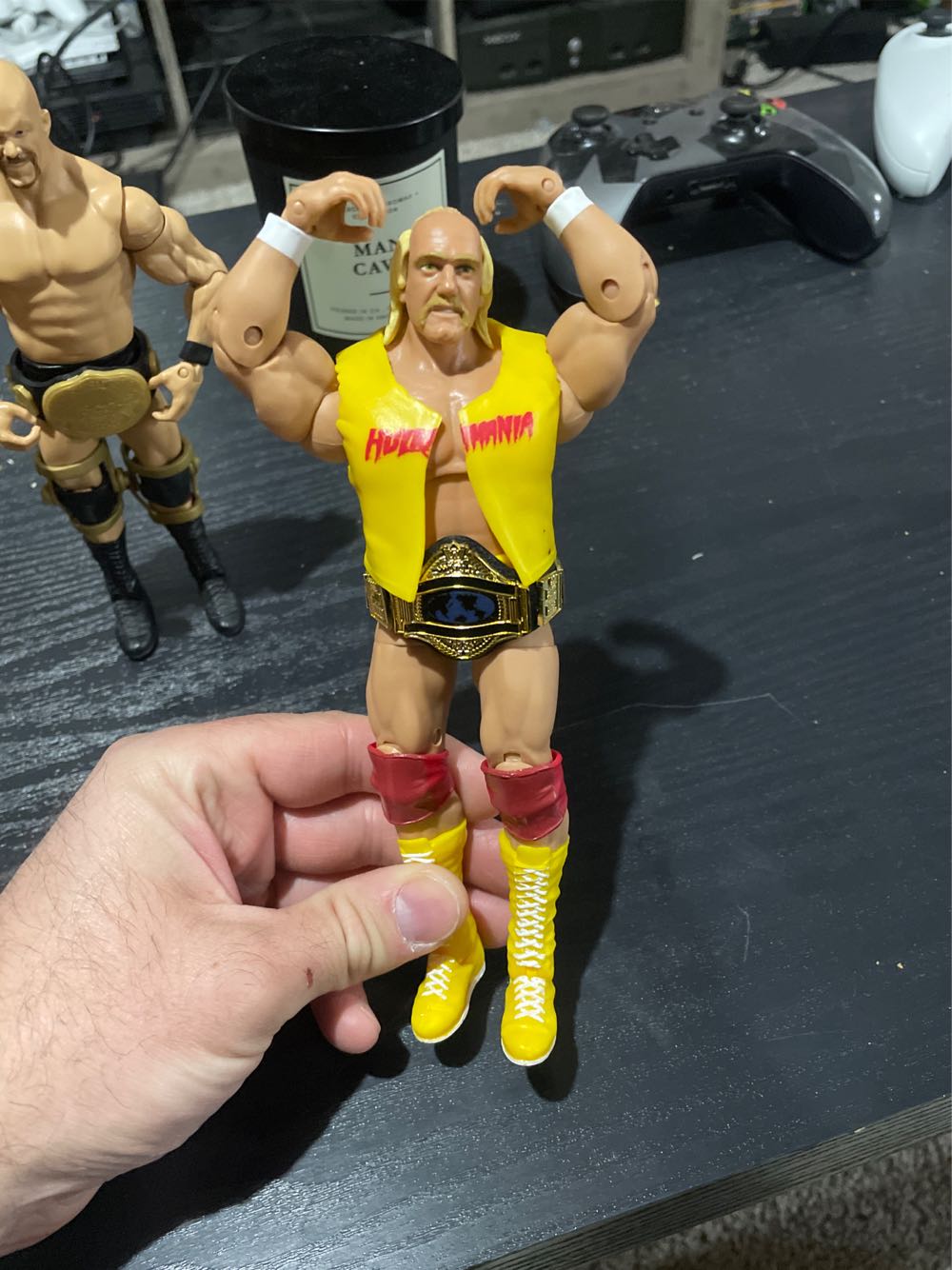 Hulk Hogan Defining Moments Elite  action figure collectible - Main Image 1