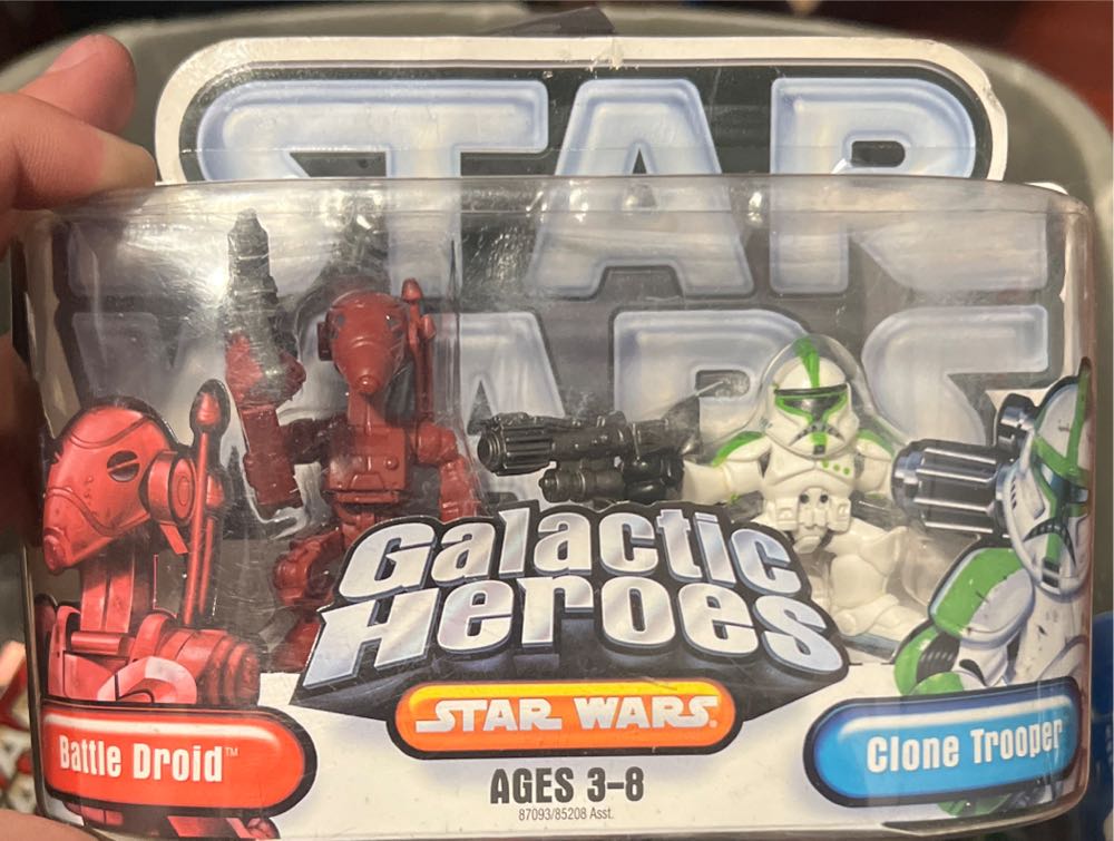 Star Wars Galactic Heroes Figure: Battle Droid And Clone Trooper Two-pack  action figure collectible [Barcode 653569150671] - Main Image 2