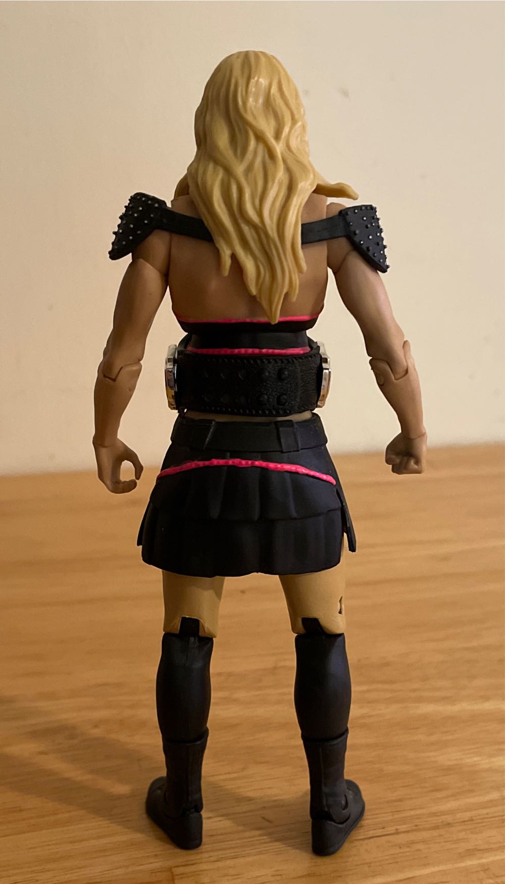 Beth Phoenix - Mattel Wwe (WWE Mattel Basic Series 21) action figure collectible - Main Image 2