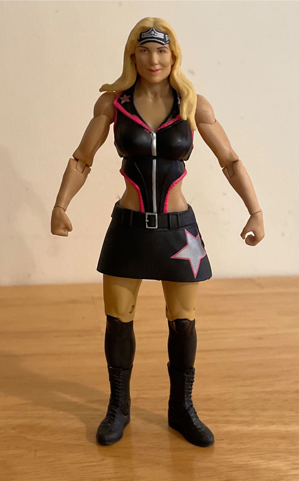 Beth Phoenix - Mattel Wwe (WWE Mattel Basic Series 21) action figure collectible - Main Image 3