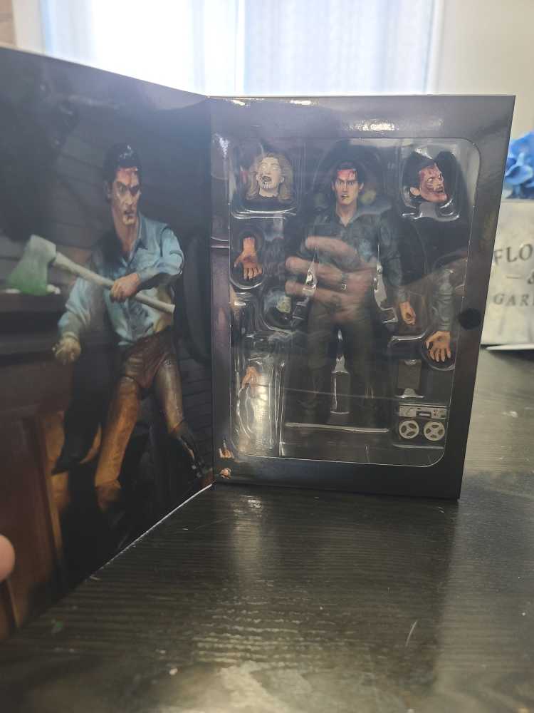 Neca Ultimate Evil Dead 2 Ash - Neca (Horror) action figure collectible - Main Image 2