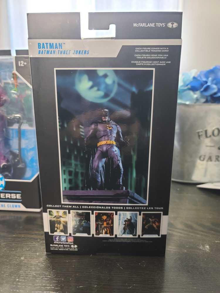 Batman (Three Jokers) (Loose) - McFarlane Toys™ (DC Multiverse) action figure collectible - Main Image 3