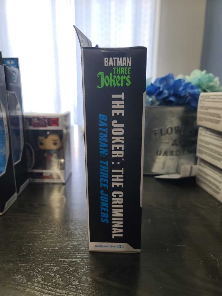 DC Multiverse Three Jokers The Joker: The Criminal - McFarlane Toys™ (Comic Book) action figure collectible - Main Image 4