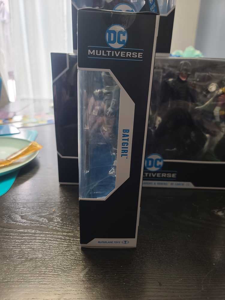 McFarlane DC Multiverse Gotham Knights Batgirl Platinum Edition - McFarlane Toys™ (Comic Book) action figure collectible - Main Image 2