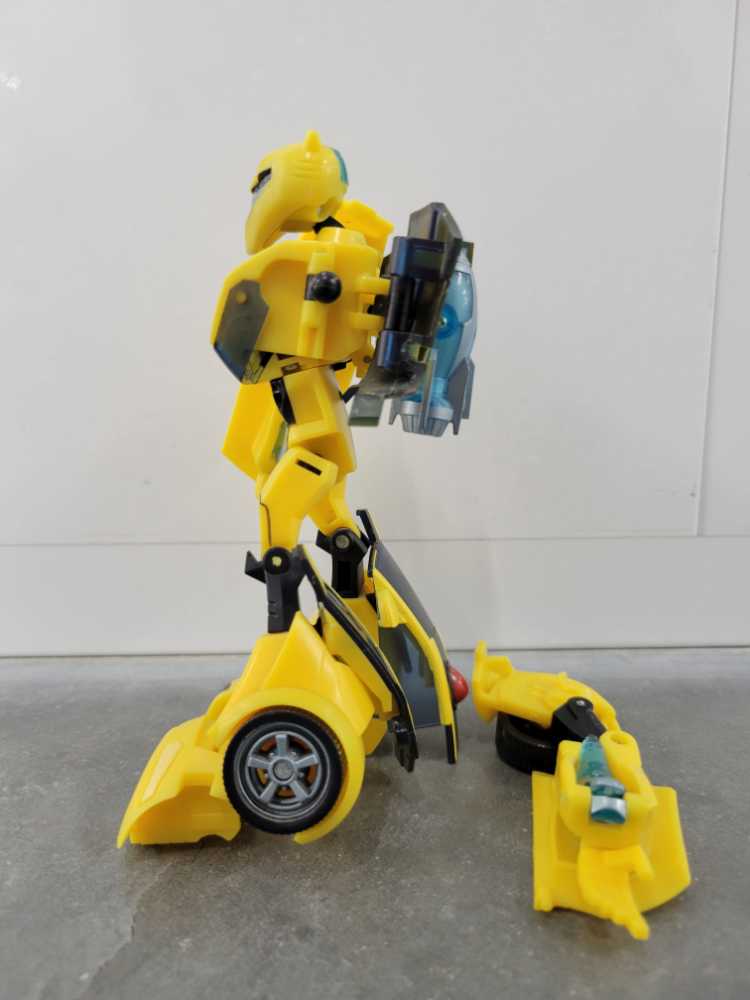 Bumblebee 2nd - Hasbro (Animated) action figure collectible - Main Image 3
