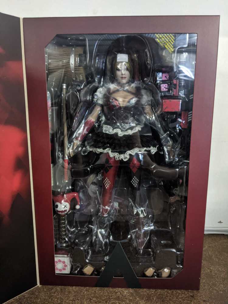 Harley Quinn - Hot Toys (Batman: Arkham Knight (2015)) action figure collectible [Barcode 4895228605191] - Main Image 3