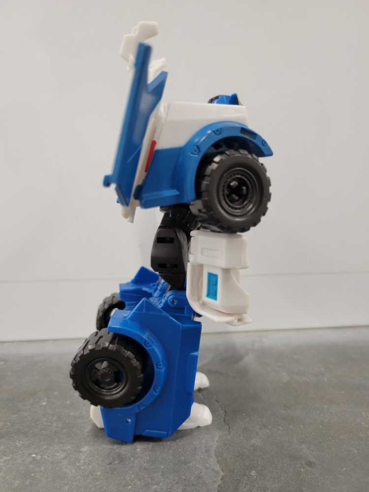 Strongarm Robot Mode - Hasbro (Robots In Disguise 2015) action figure collectible - Main Image 3