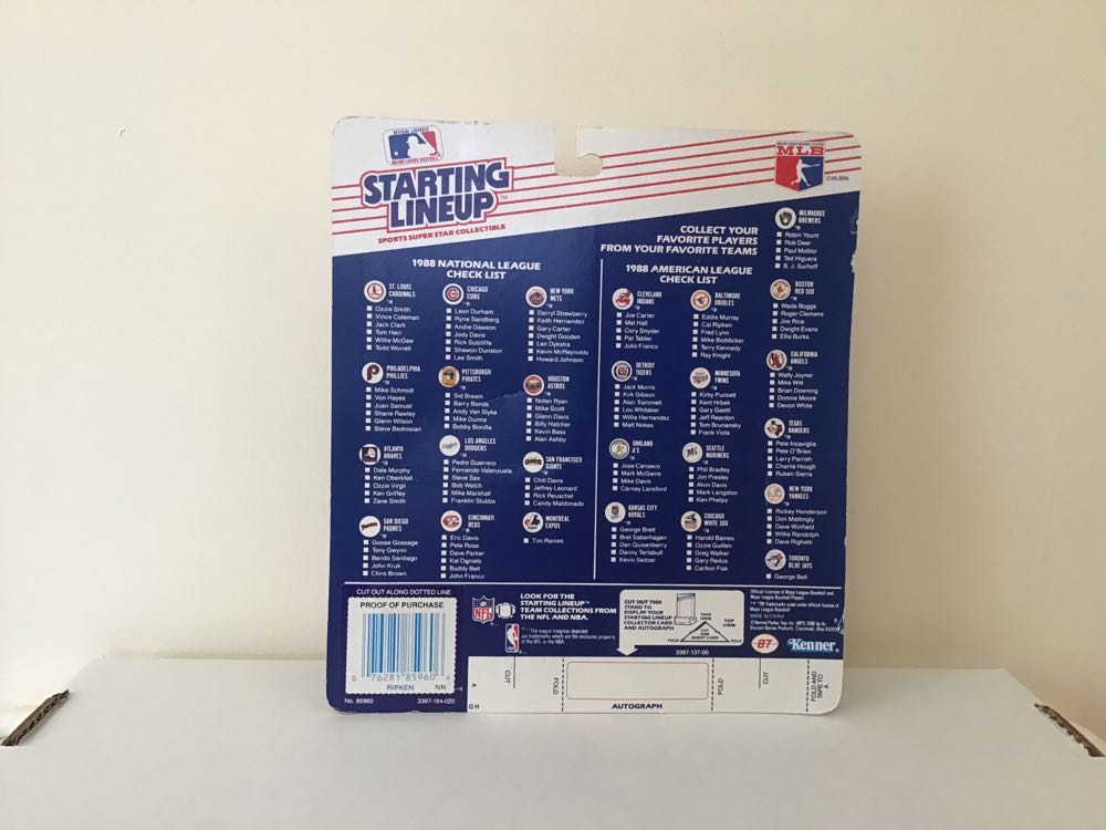 Cal Ripken, Jr. - Kenner action figure collectible - Main Image 2