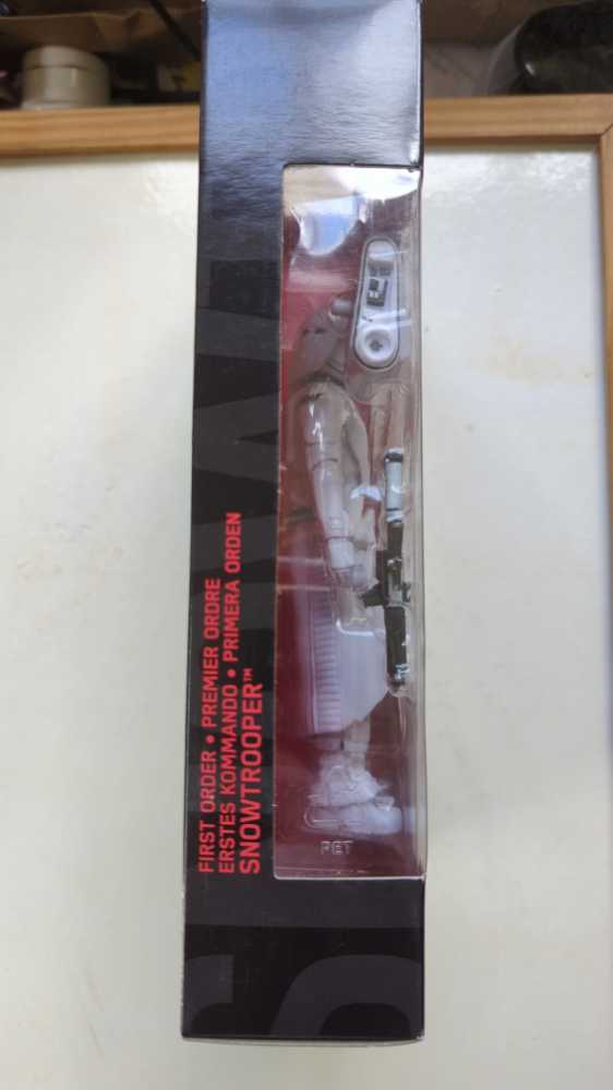 First Order Snowtrooper - Disney / Hasbro (Star Wars Black Series 6” Hasbro) action figure collectible [Barcode 5010994916589] - Main Image 4
