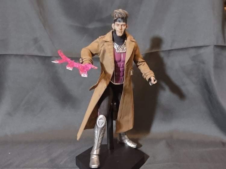 Gambit - Sideshow Collectibles action figure collectible - Main Image 2
