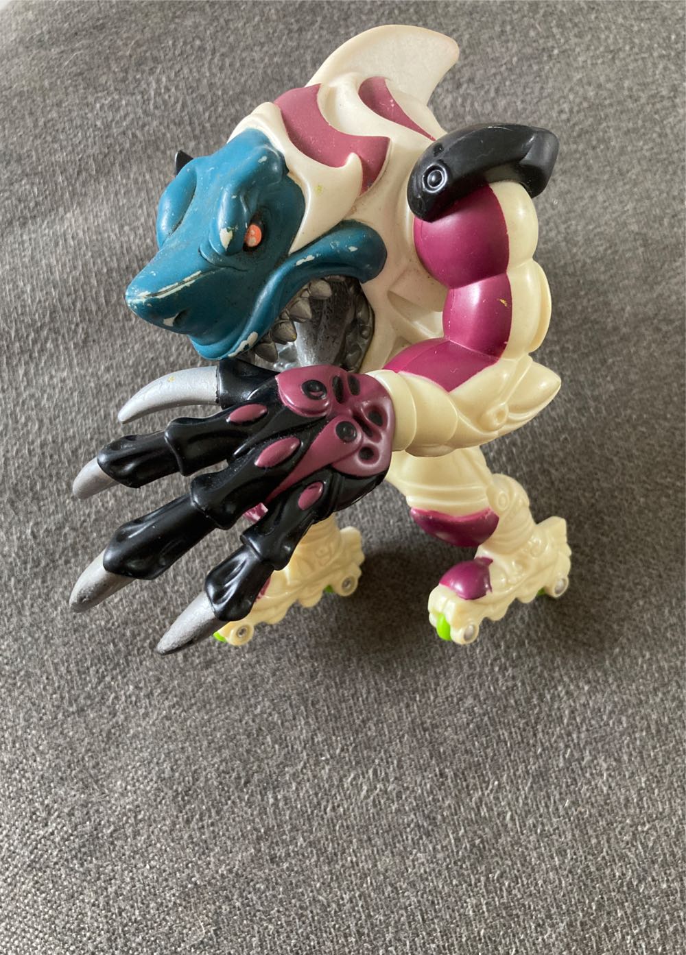 Street Sharks Battleclaw Streex  action figure collectible - Main Image 2