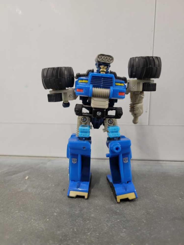 Slavage - Hasbro (Power Core Combiners) action figure collectible - Main Image 2