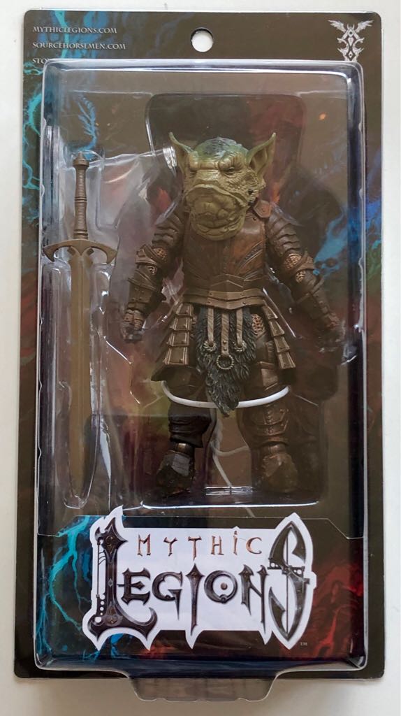 TRANSFORMERS LEGACY DELUXE PRIME UNIVERSE ARCEEIN HAND 2022