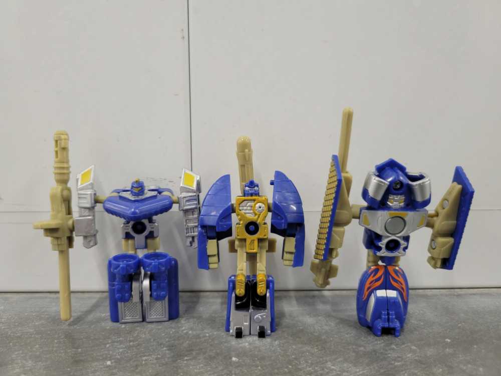 Waterlog (Robot Mode) Sea Team Recolor - Hasbro (Armada) action figure collectible - Main Image 4