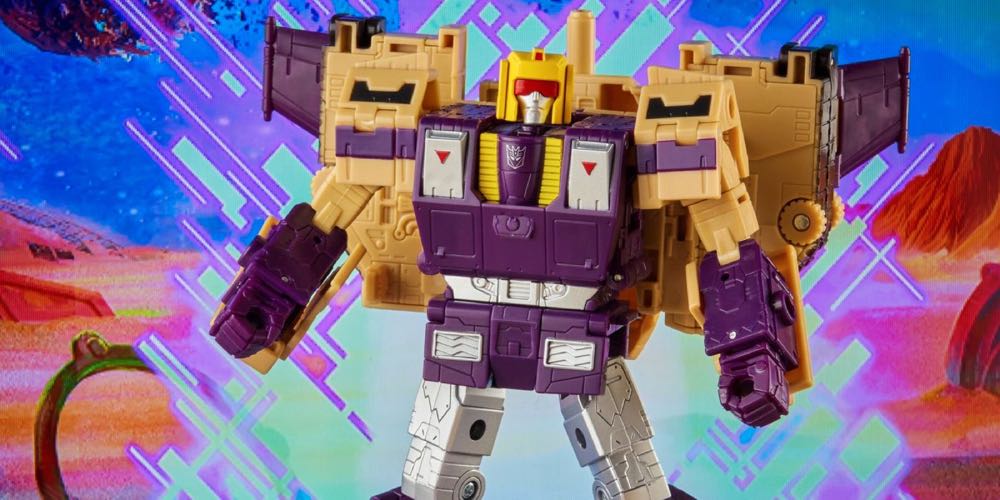 1/4 Scale Unmasked Predator With Closed Mandibles