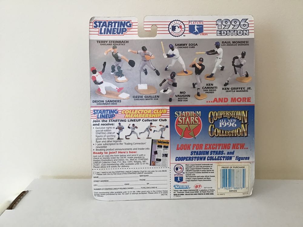 Cal Ripken, Jr. - Kenner action figure collectible - Main Image 2