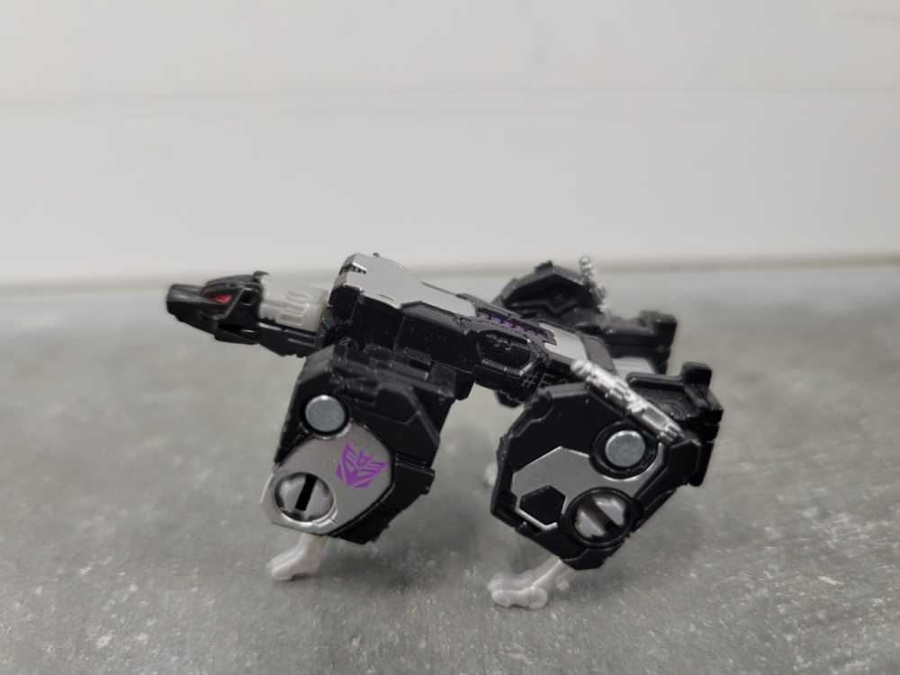 Ravage and Laserbeak - Hasbro (Seige) action figure collectible - Main Image 3