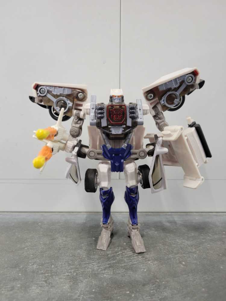 Prowl 2nd Robot Mode - Hasbro (Robots In Disguise RID) action figure collectible - Main Image 2