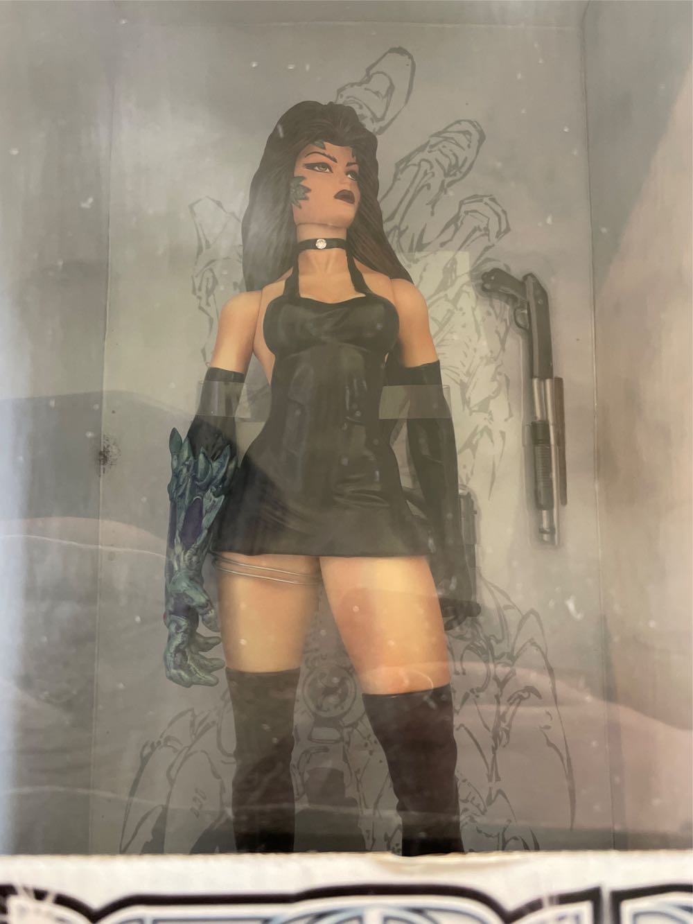 Witchblade Sara Pezzini Black Dress Moore Collectibles New In Box - Moore Action Collectibles action figure collectible [Barcode 661470000237] - Main Image 4