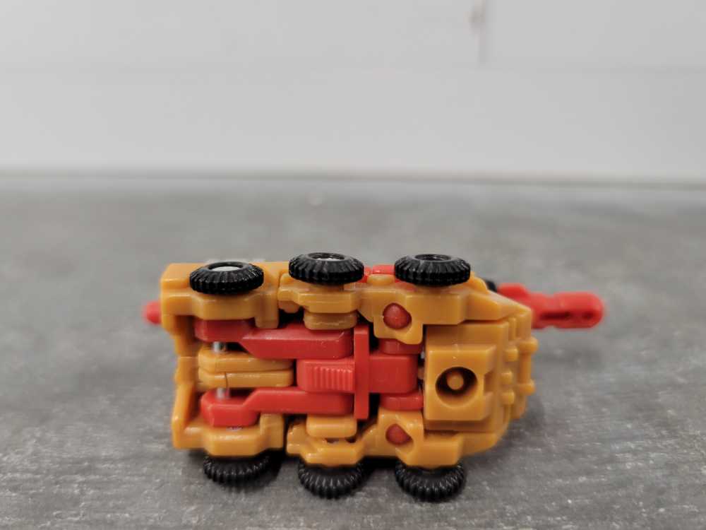 Knock Out 2nd With Wreckage And Bonecrusher (Vehicle Mode) Land Military Team - Hasbro (Armada) action figure collectible - Main Image 4