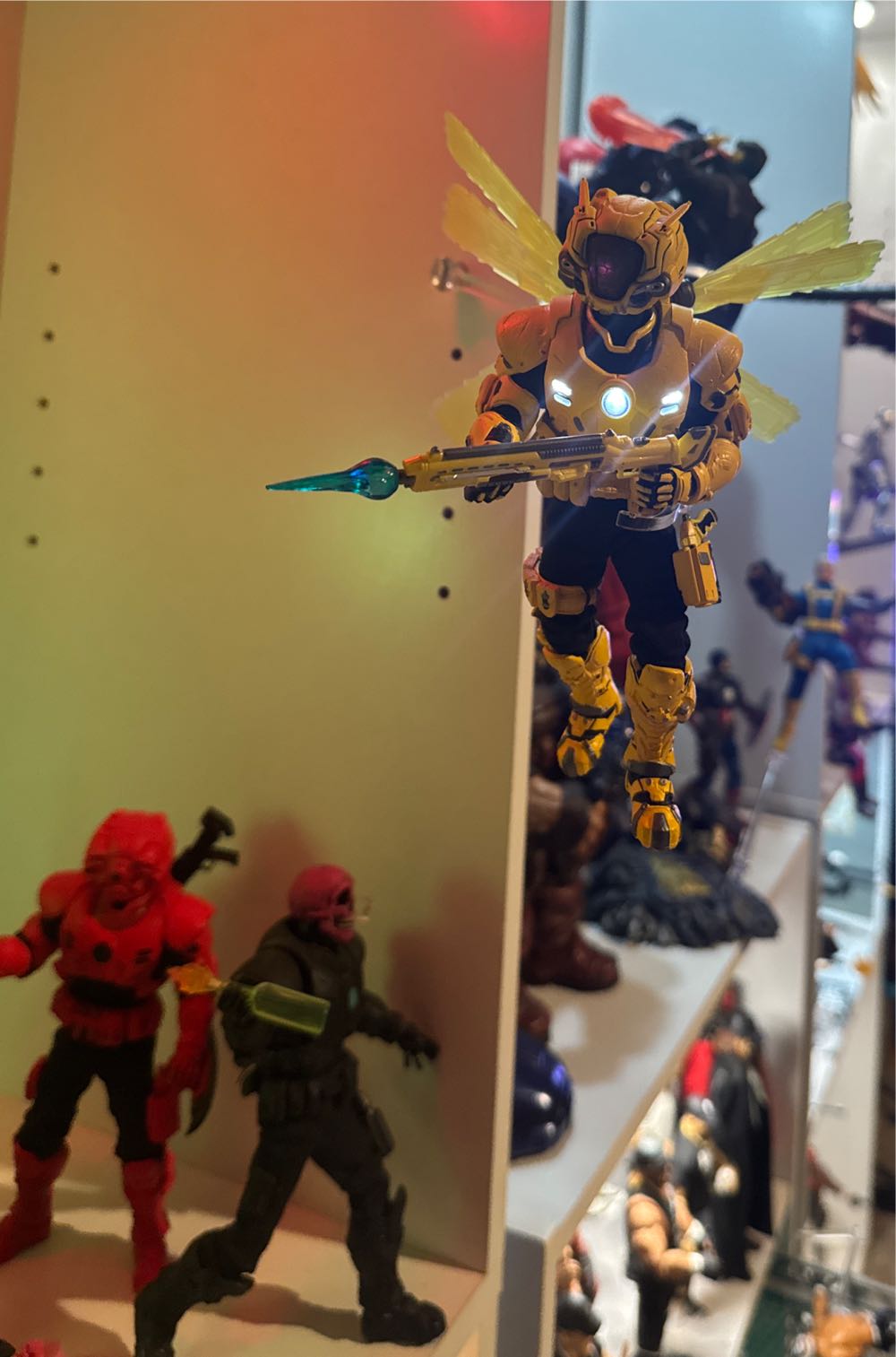 Mezco Rumble Society Krig: The Murder Hornets - Mezco (Misc) action figure collectible [Barcode 696198119947] - Main Image 2