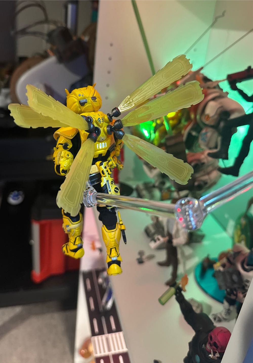 Mezco Rumble Society Krig: The Murder Hornets - Mezco (Misc) action figure collectible [Barcode 696198119947] - Main Image 3