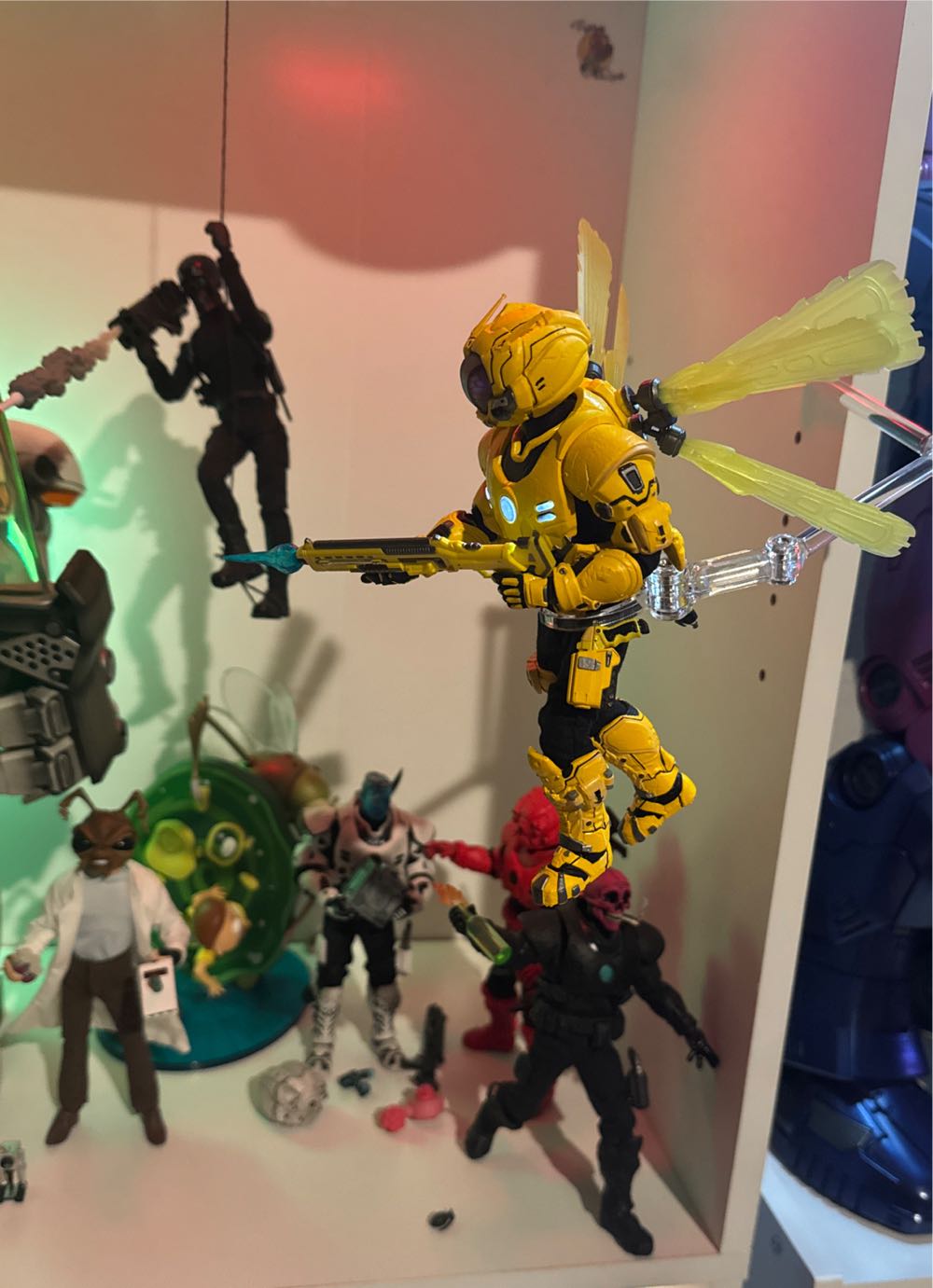 Mezco Rumble Society Krig: The Murder Hornets - Mezco (Misc) action figure collectible [Barcode 696198119947] - Main Image 4