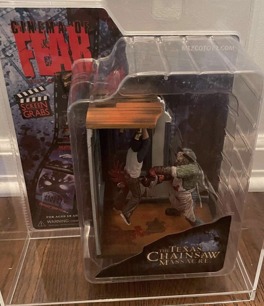 Mezco Cinema Of Fear: The Texas Chainsaw Massacre (Screen Grab) - MezcoToyz (Texas Chainsaw Massacre (2003)) action figure collectible [Barcode 696198251111] - Main Image 2