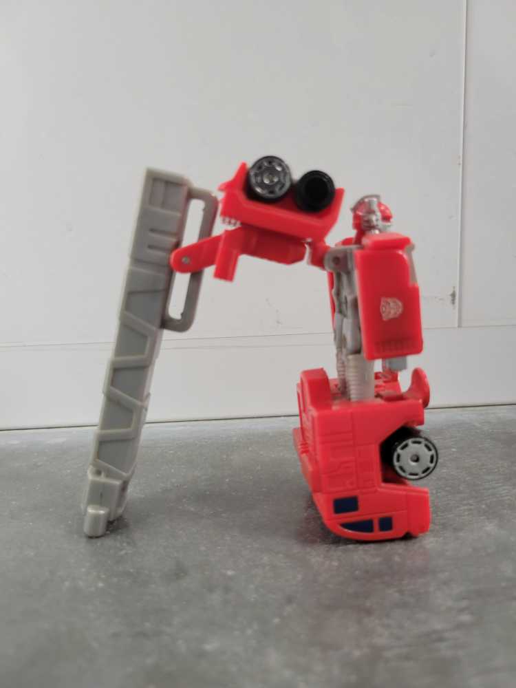 Optimus Prime Spychanger Yellow - Hasbro (Robots In Disguise RID) action figure collectible - Main Image 3