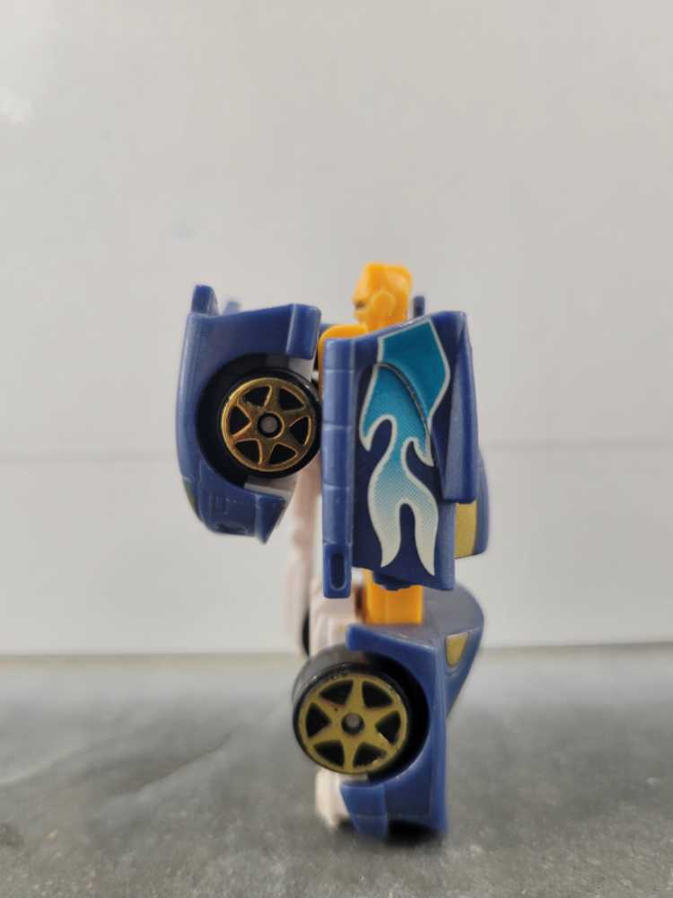 Sideburn Daytonus Spychanger (Vehicle Mode) - Hasbro (Robots In Disguise RID) action figure collectible - Main Image 4