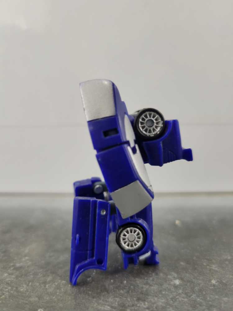 Spiral Street Speed Team (Robot Mode) - Hasbro (Armada) action figure collectible - Main Image 2