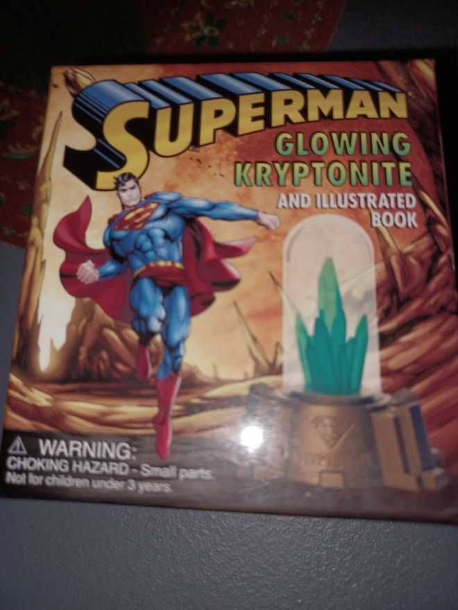 Superman: Glowing Kryptonite And Illustrated Book Rp Minis - Running Press (Superman Series) action figure collectible [Barcode 9780762449095] - Main Image 2