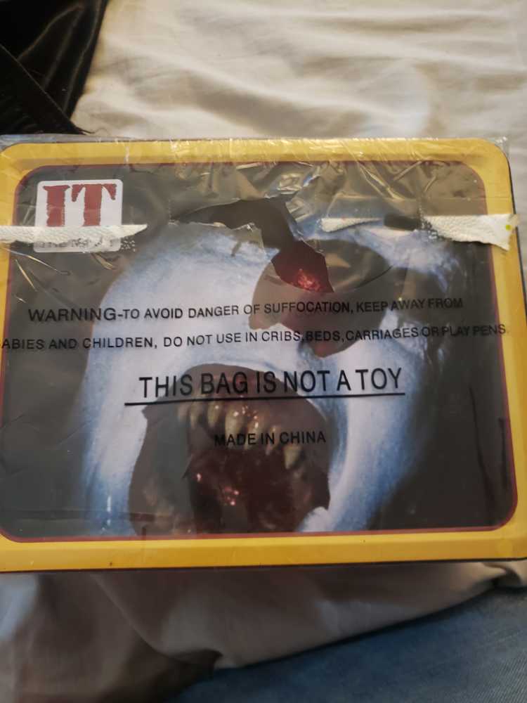 It Lunchbox (1990)  action figure collectible [Barcode 5060224080955] - Main Image 2