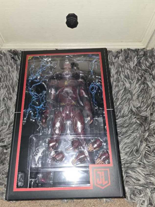 Hot Toys DC Justice League The Flash  - Hot Toys action figure collectible [Barcode 4897011184456] - Main Image 3