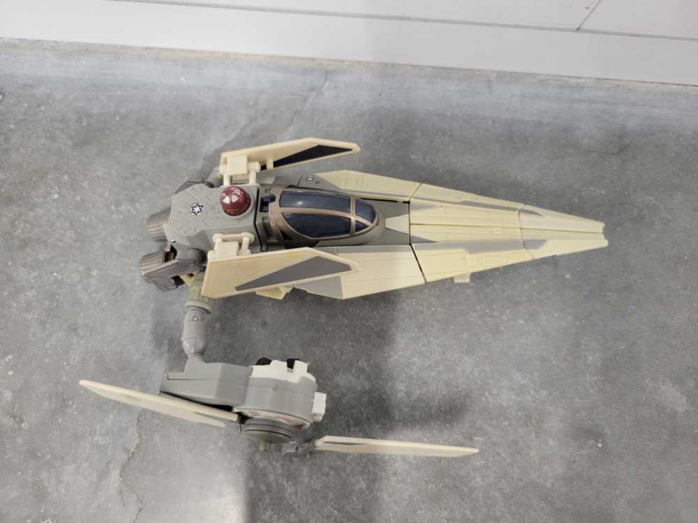 Clone Pilot to V-Wing Starfighter - Hasbro (Star Wars Crossover) action figure collectible - Main Image 2