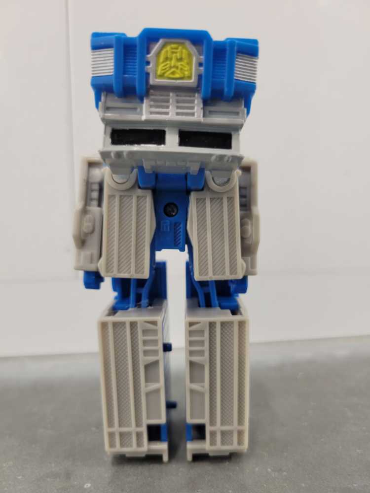 Ultra Magnus (Spychanger) Robot Mode - Hasbro (Robots In Disguise RID) action figure collectible - Main Image 4