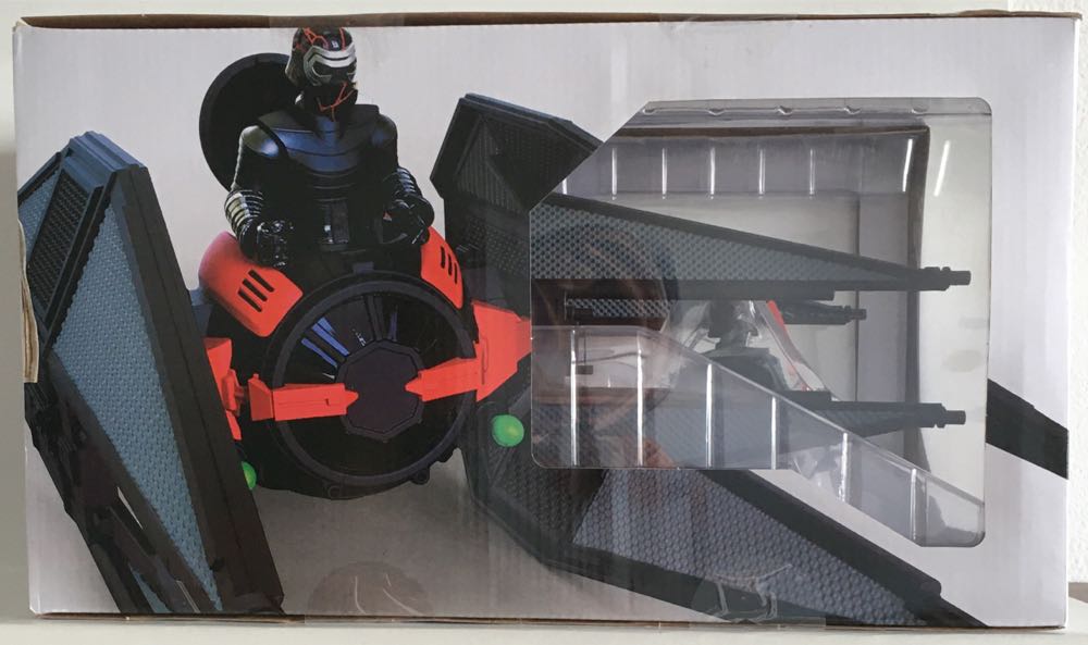 The Fighter with Kylo Ren  (Toybox Playset) action figure collectible - Main Image 3