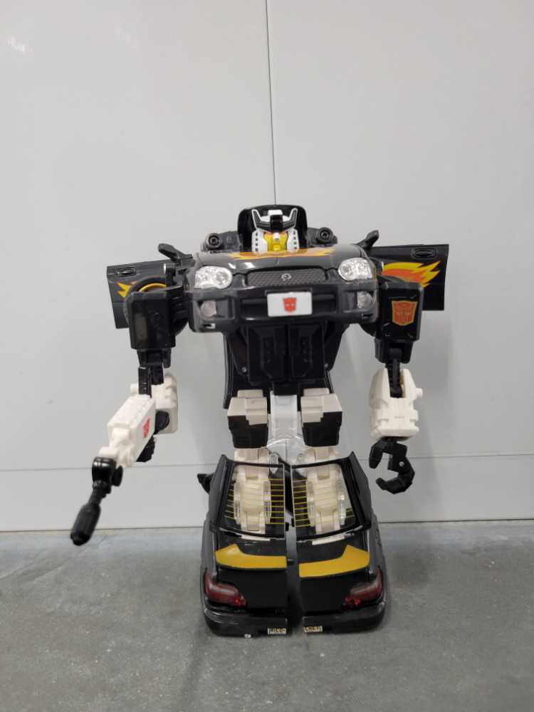 Richochet Robot Mode - Hasbro (Alternators) action figure collectible - Main Image 2